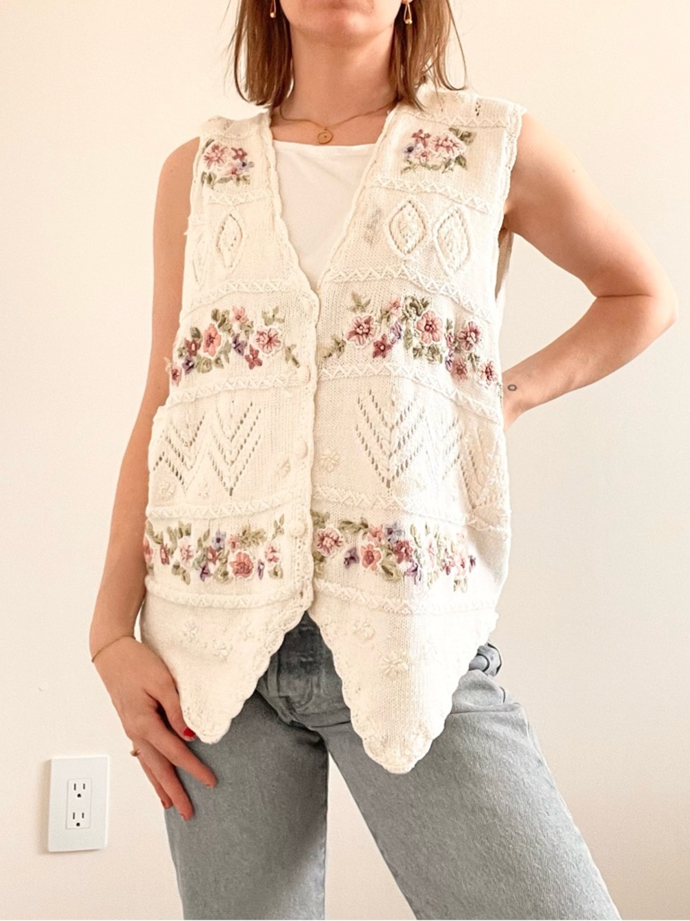 Vintage Yarnworks Cream Knit Floral Embroidered Vest